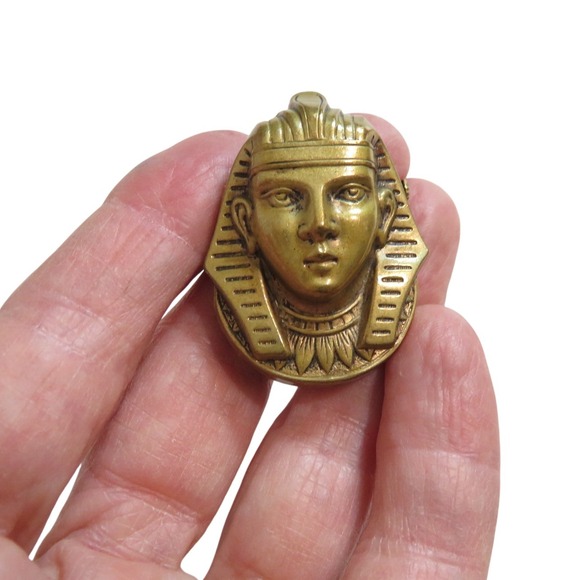 Vintage‎ Egyptian Pharaoh Face Brooch Pin Brass Tone Collectible Accessory - Picture 7 of 9
